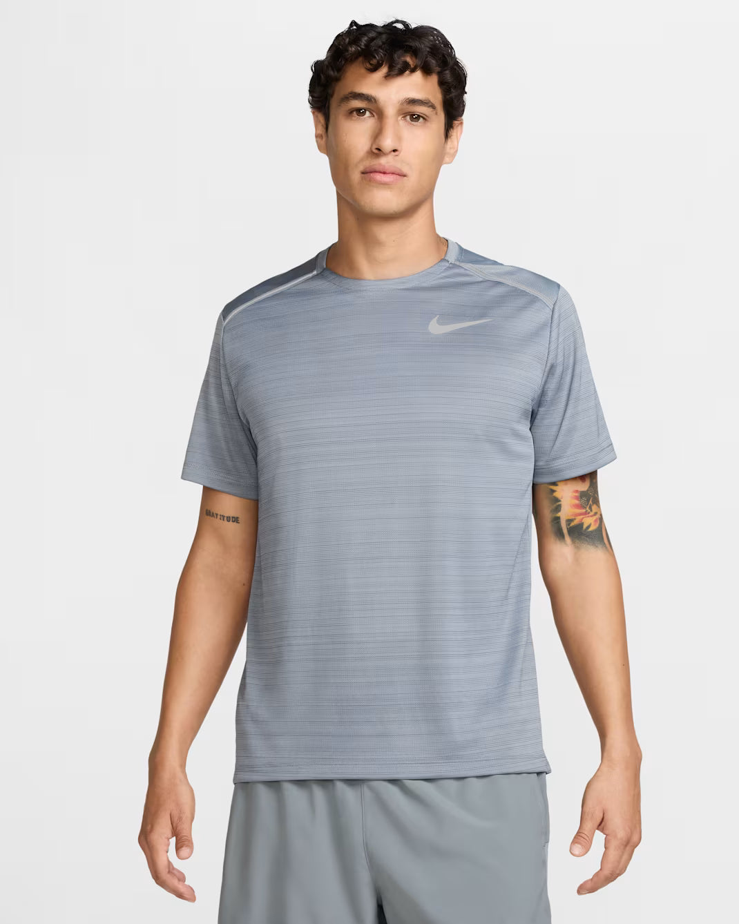 Nike - T-shirt Running Gris